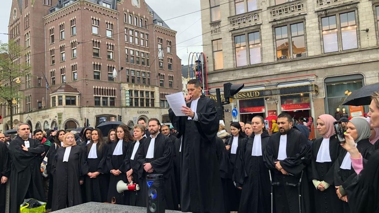 Hollandalı 700 avukattan İsrail çağrısı