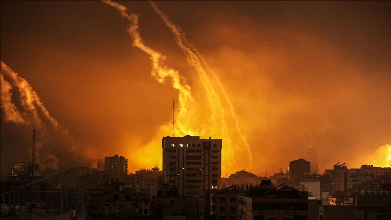 İsrail, gece boyunca Gazze'de 150 yeri vurdu