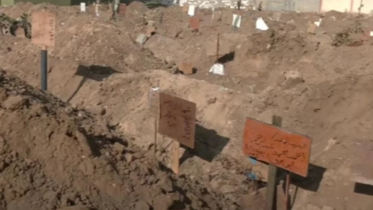 Şifa Hastanesi yerleşkesinde toplu mezar kazıldı