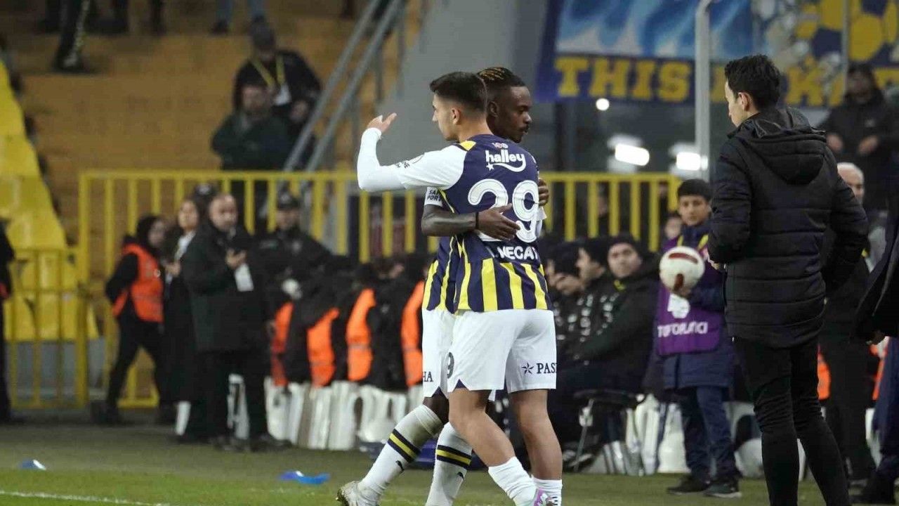 Fenerbahçe’de 2 genç ilk kez oynadı
