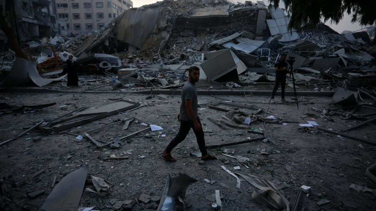 İsrail, sinyal için toplanan Filistinlileri vurdu: 10 ölü