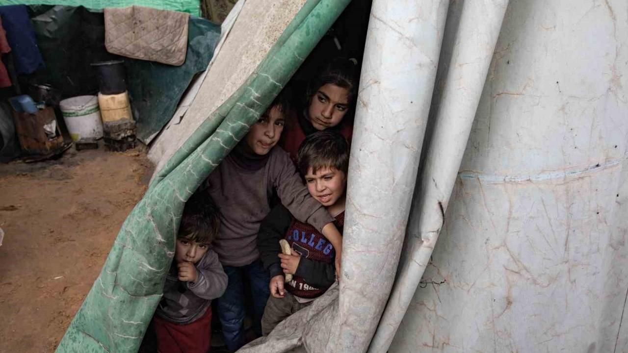 UNICEF: Gazze’de 17 bin çocuk ailesinden ayrı