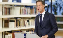 Mark Rutte istifa etti