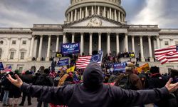 Çoğu Amerikalı, ABD'deki demokrasiden memnun değil