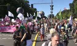 Berlin'de iklim protestosuna 10 bin kişi katıldı