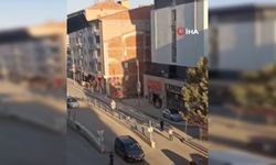 Cadde ortasında silahlı kavga kameralara yansıdı