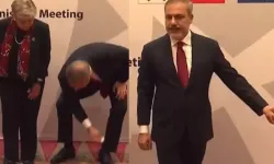 Bakan Fidan Türk bayrağını yerde bırakmadı