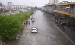 Karaçi'de sel nedeniyle 1 kişi öldü