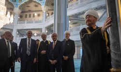 Numan Kurtulmuş, Moskova Merkez Camii’ni ziyaret etti