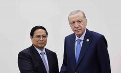 Erdoğan, Pham Minh Chinh ile görüştü