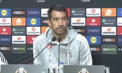 Giovanni van Bronckhorst: Her takımı yenebiliriz