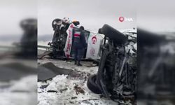 Ambulans ile pikap çarpıştı, 5 kişi yaralandı