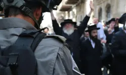 Haredi Yahudileri, zorunlu askerlik yasasını protesto ediyor