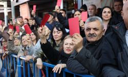 Özel, iktidara İzmir'de kırmızı kart gösterdi