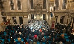 Berat Kandili’nde Eyüpsultan Camii doldu taştı