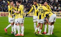 Fenerbahçe, puan farkını 4’e indirdi