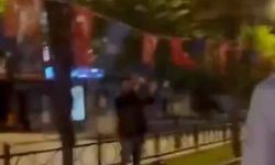Bursa’da Türk bayrağını yakmaya çalışan kişiye vatandaş müdahale etti