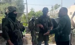 İsrail askerleri, Filistinli aktivistin evini bastı