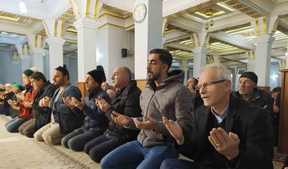 Regaip Kandili’nde Filistinlilere dua edildi