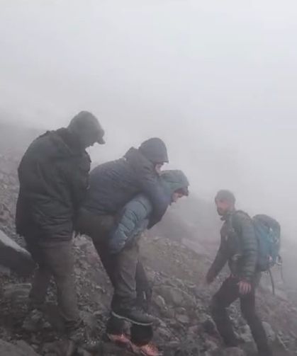 Ağrı Dağı’nda kaybolan dağcılar aranıyor