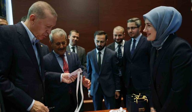 Erdoğan, delege kartını aldı