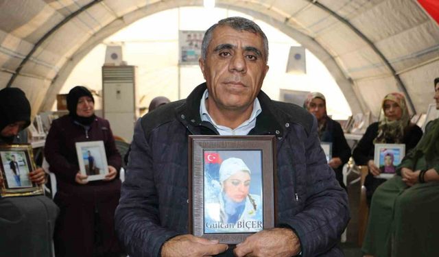 Evlat nöbetindeki baba: Çocuklarımızı kaçıranlar HDP’nin mensuplarıydı