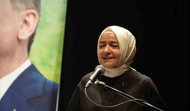 Fatma Betül Sayan Kaya, CHP’ye yüklendi