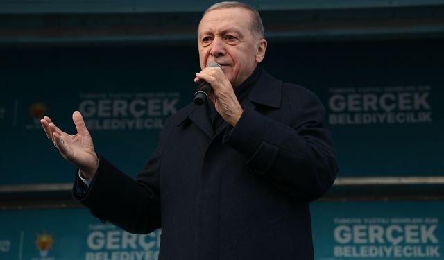 Erdoğan: Vatandaşımızın bir kesimine hakaret ediyorlar