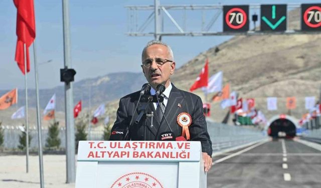 Bakan Uraloğlu duyurdu: Yeni otoyol ve süper hızlı tren projesi başladı