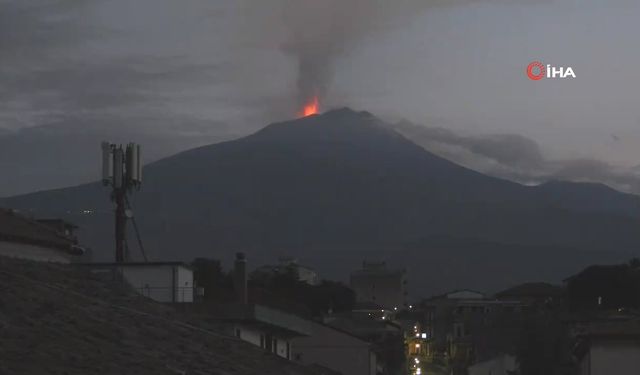 İtalya’da yanardağ patladı, havaalanı kapatıldı