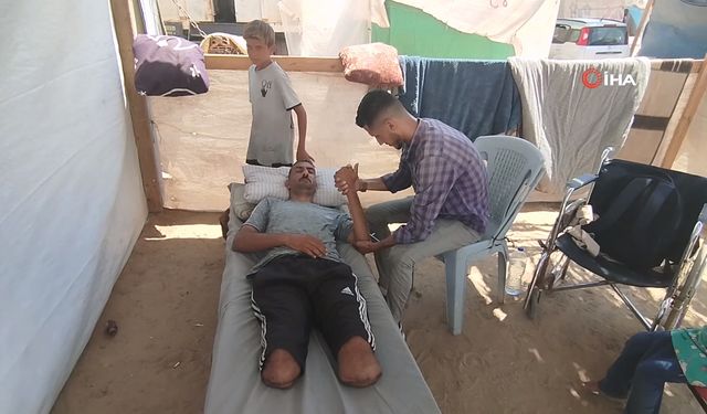 Gazze’de fizyoterapist yaralıları hayata bağlıyor
