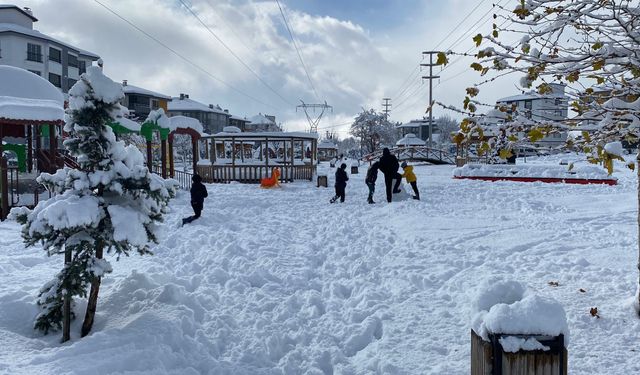 26 Kasım Salı günü okullar hangi il ve ilçelerde tatil edildi?