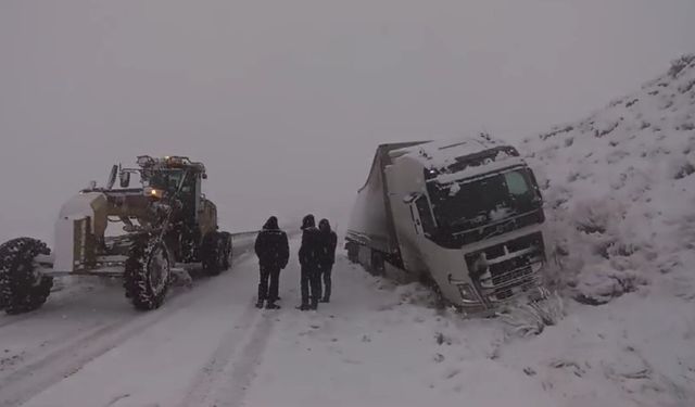 Kar yağışı trafik kazalarına sebep oldu