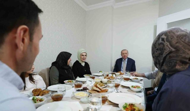 Erdoğan ve eşi, iftarda Fidan ailesine konuk oldu