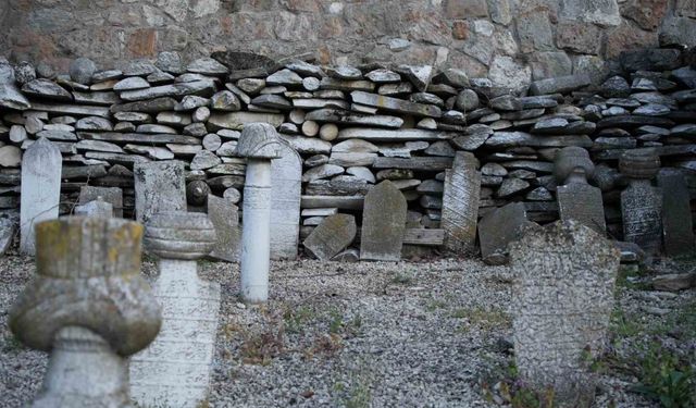 Edirne’de Osmanlı mezarları yok oluyor