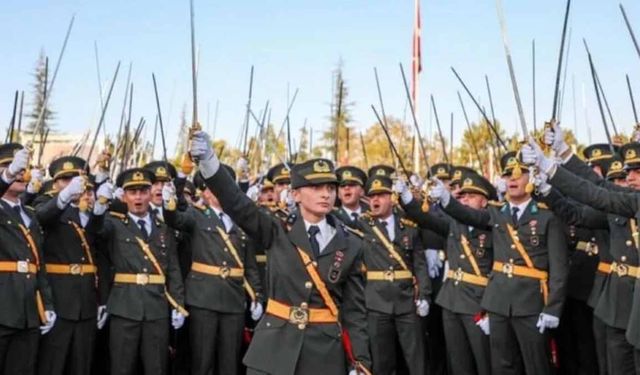 TSK’dan ihraç edilen 4 teğmen, Ankara Büyükşehir Belediyesi’nde işe başladı