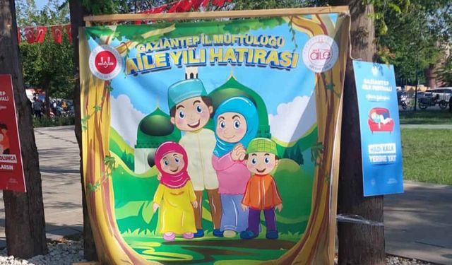 Gaziantep İl Müftülüğü’nün afişi tartışma yarattı: Halk TV’de tepkiyle karşılandı