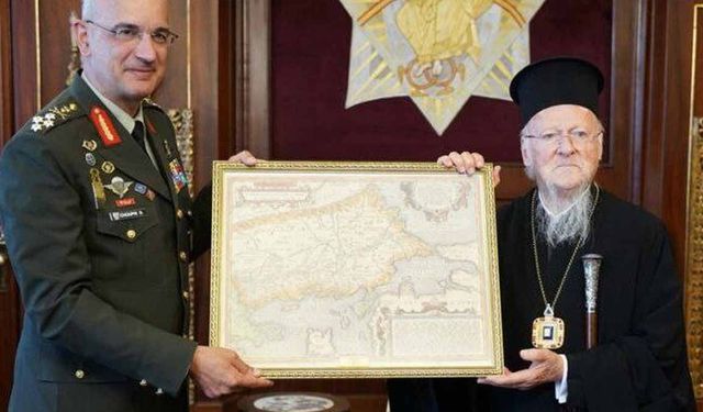 Yunan Genelkurmay Başkanı’ndan Bartholomeos’a tartışmalı harita hediyesi