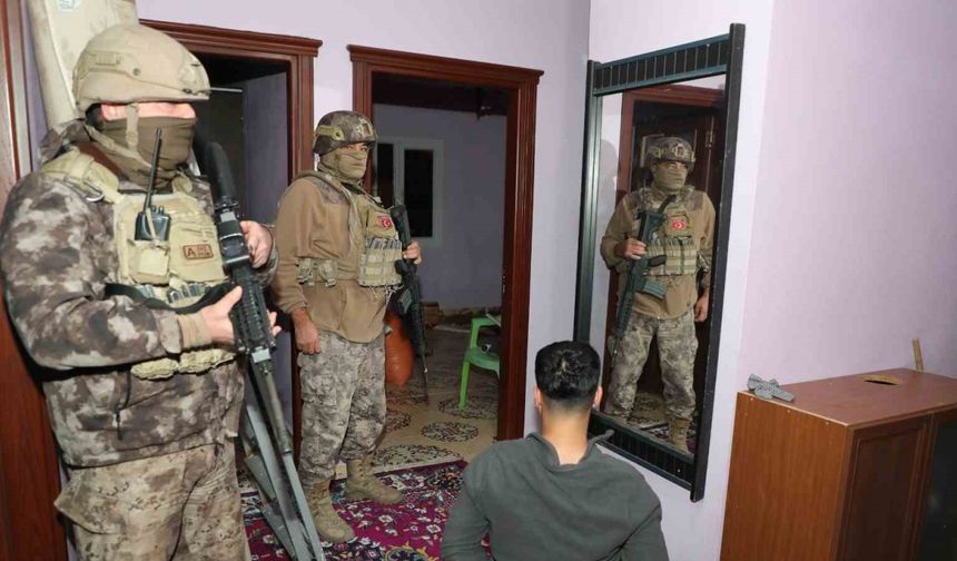 PKK destekçilerine operasyon: 4 gözaltı