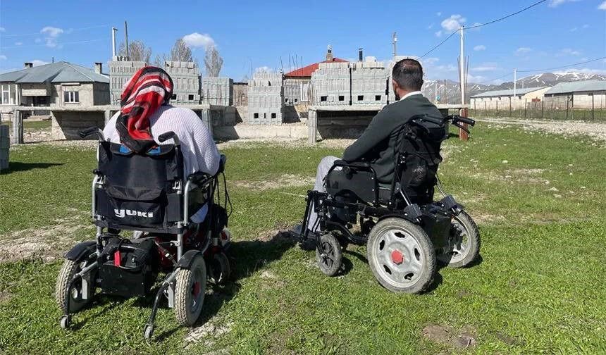 Engelli çift, evlerini bitirebilmek için destek bekliyor