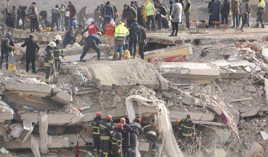77 kişiye mezar olan Serin-2 Apartmanı’nın sanıkları hakim karşısına çıktı