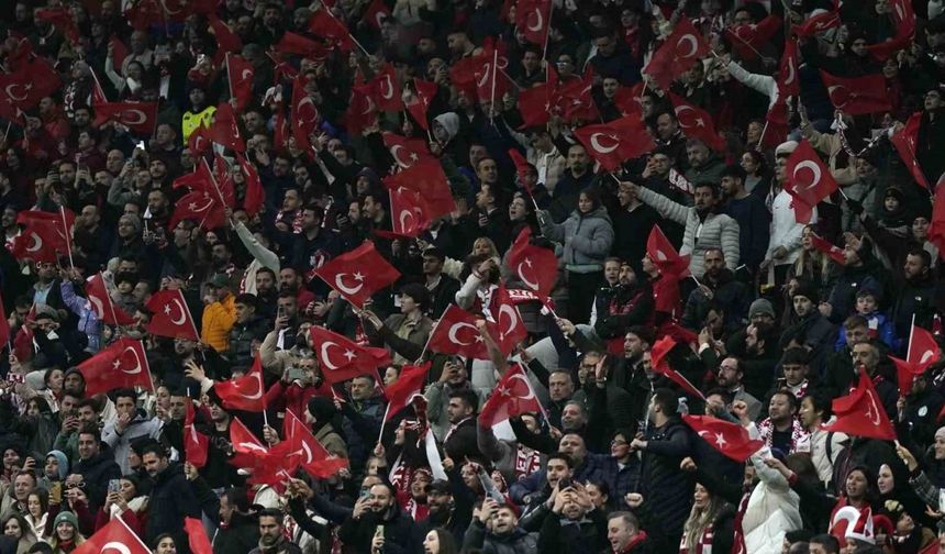 Türkiye, 910 gün sonra İstanbul’da maça çıktı