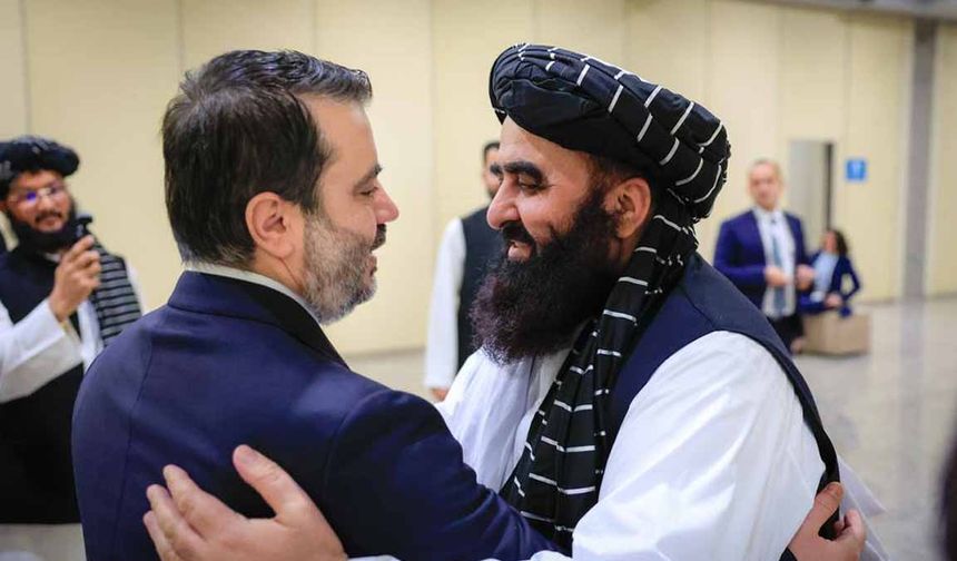 Suriye ve Afganistan dışişleri bakanları İstanbul’da görüştü